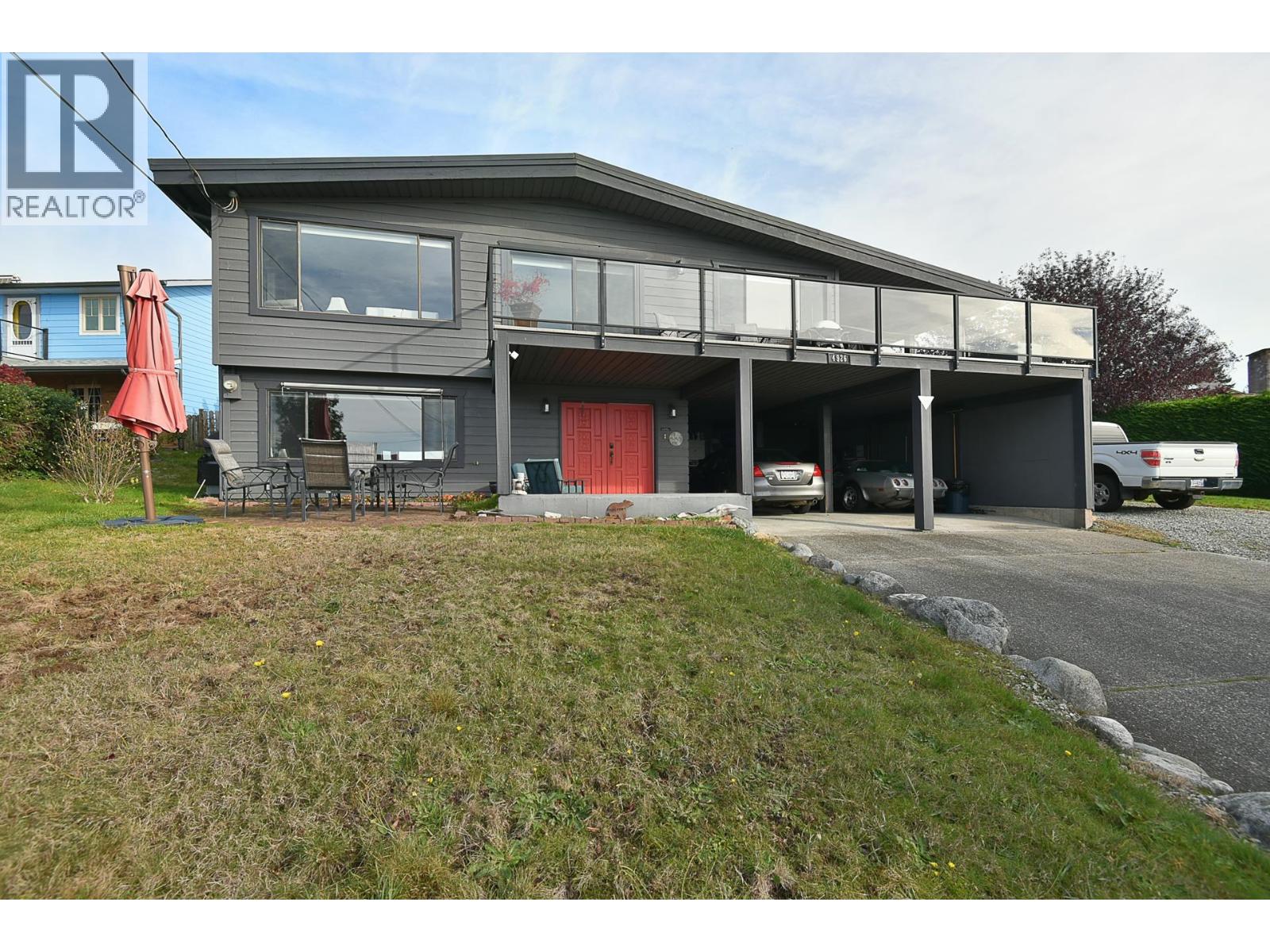 4926 LAUREL AVENUE, Sechelt