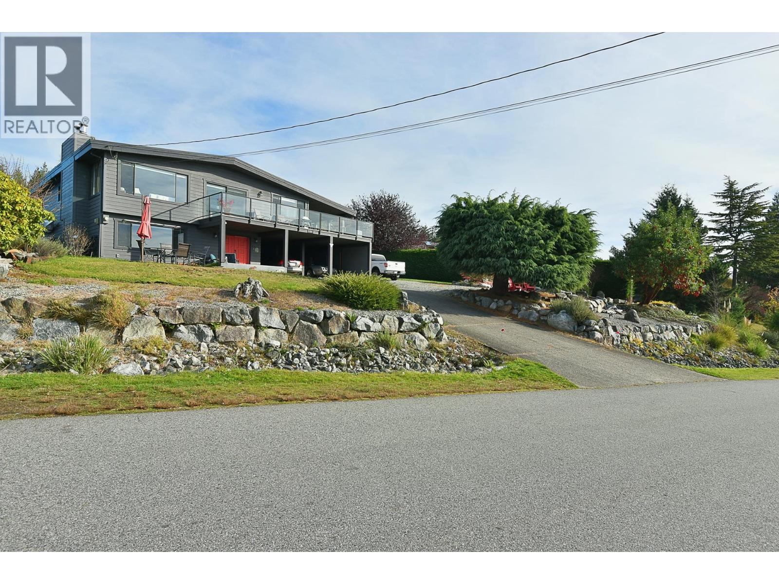 4926 LAUREL AVENUE, Sechelt
