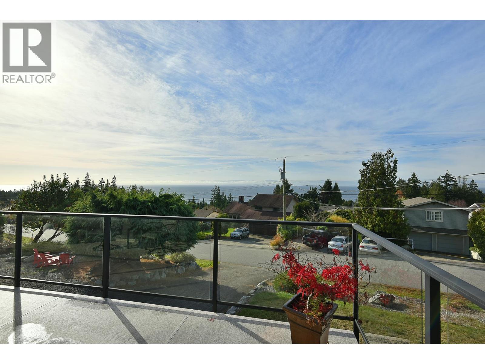 4926 LAUREL AVENUE, Sechelt