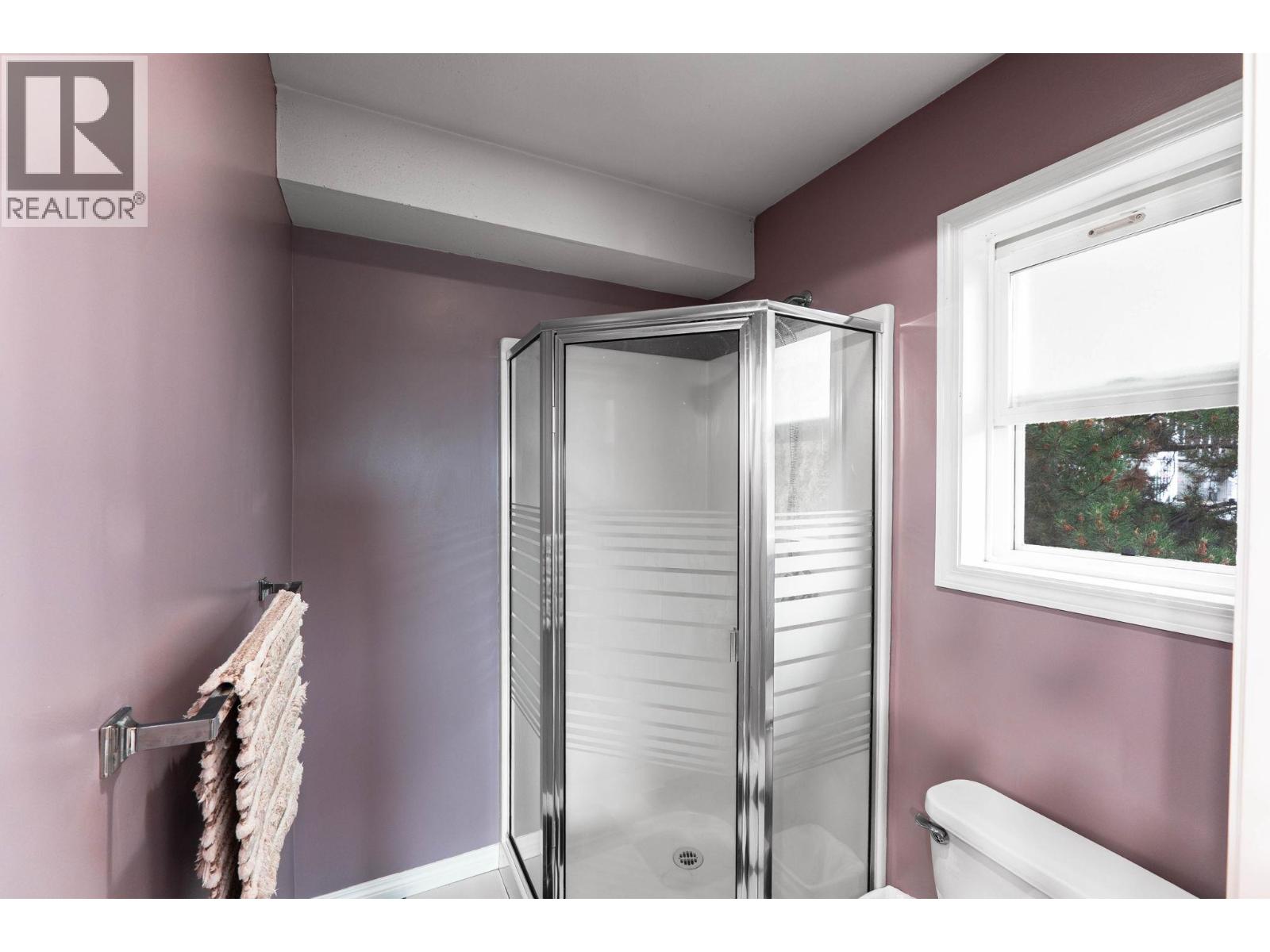  3052 Ensign Way, West Kelowna