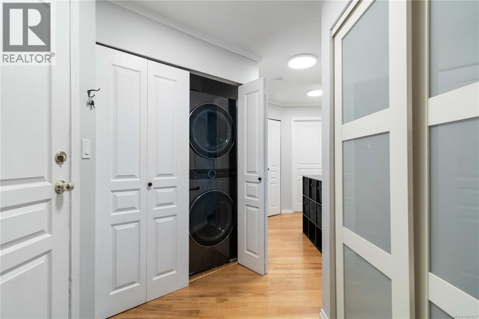 206 898 Vernon Ave, Saanich