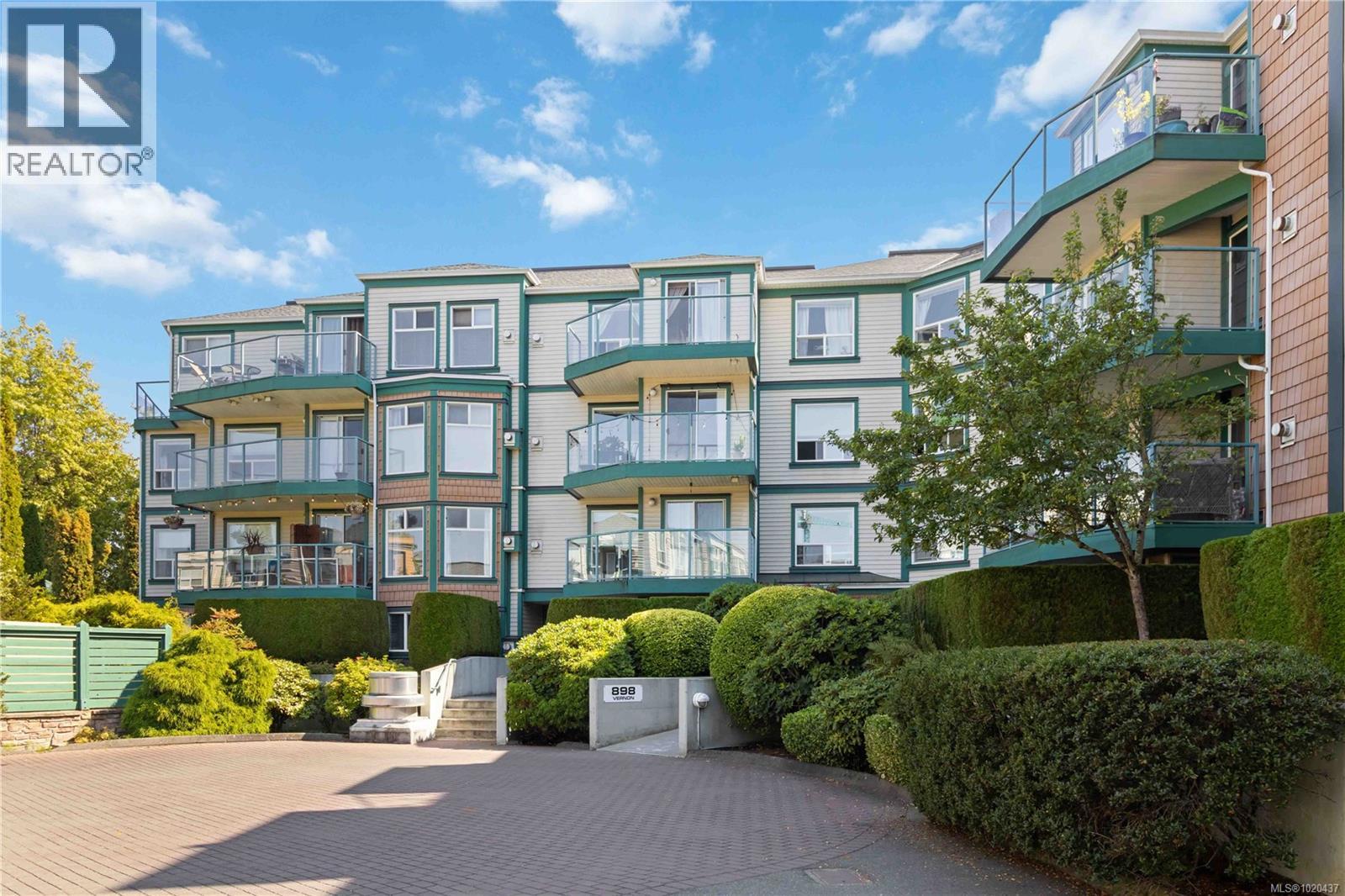 206 898 Vernon Ave, Saanich