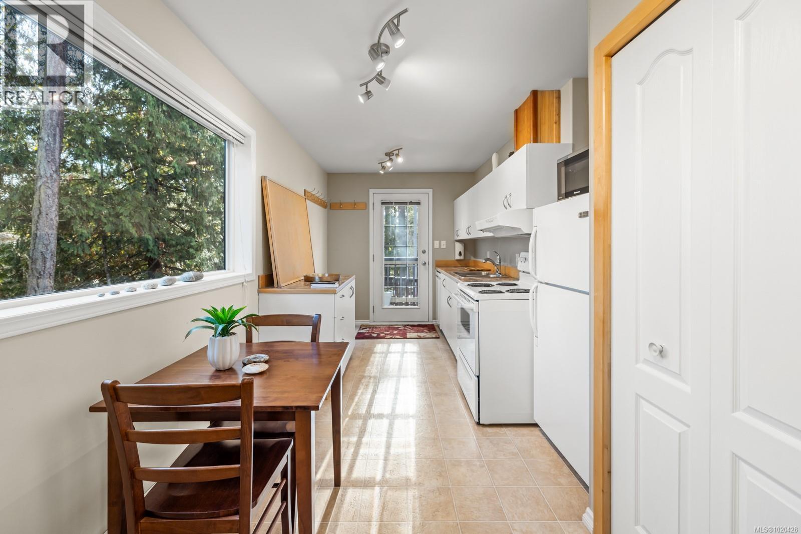 77 Chilco Ridge Pl, View Royal