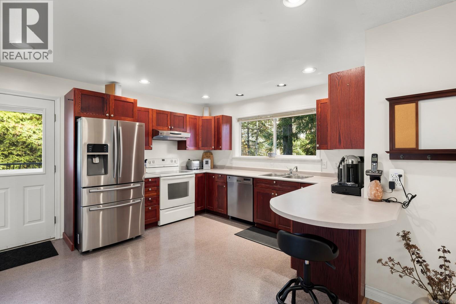 77 Chilco Ridge Pl, View Royal