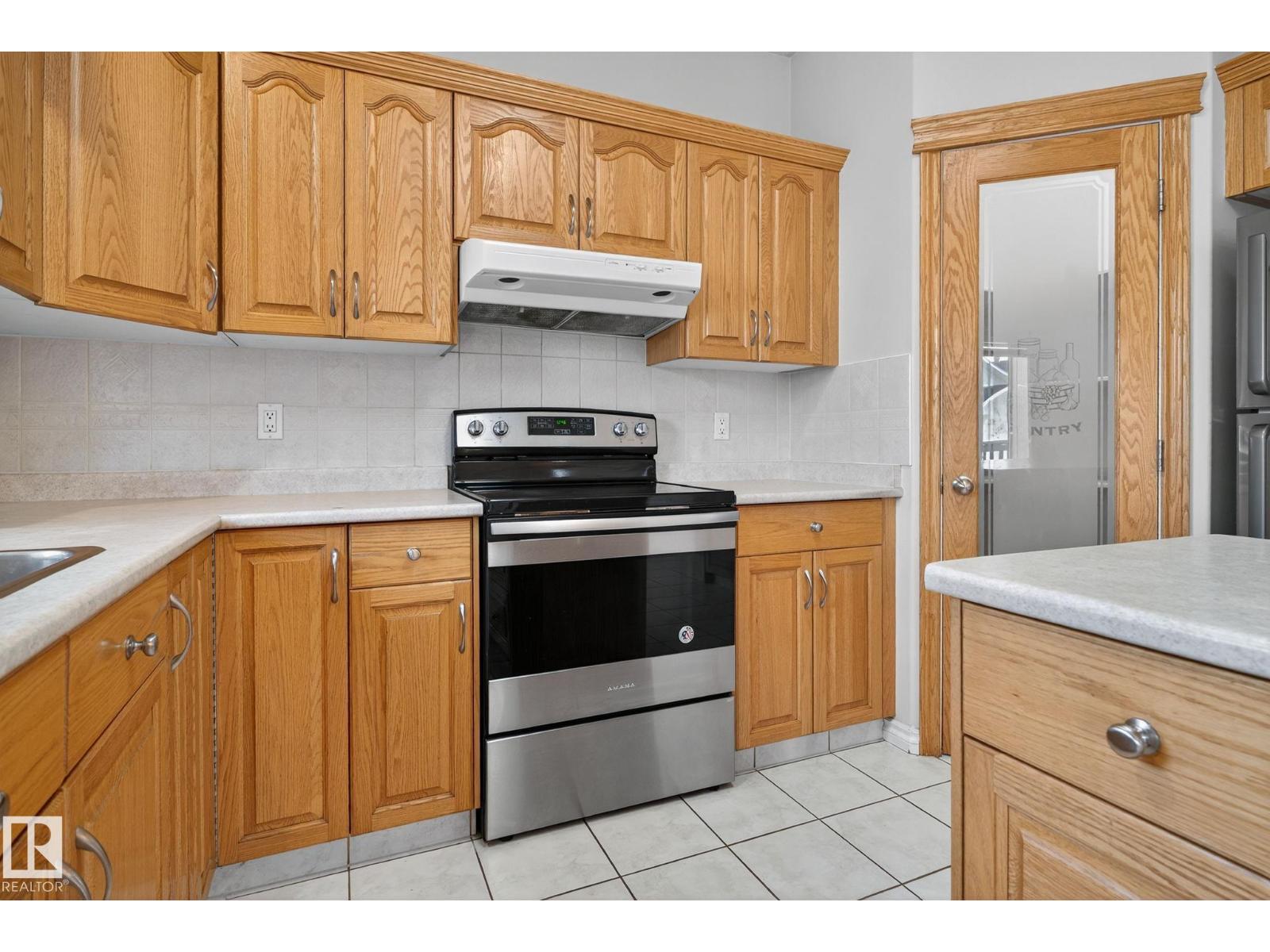 16136 76 ST NW, Edmonton