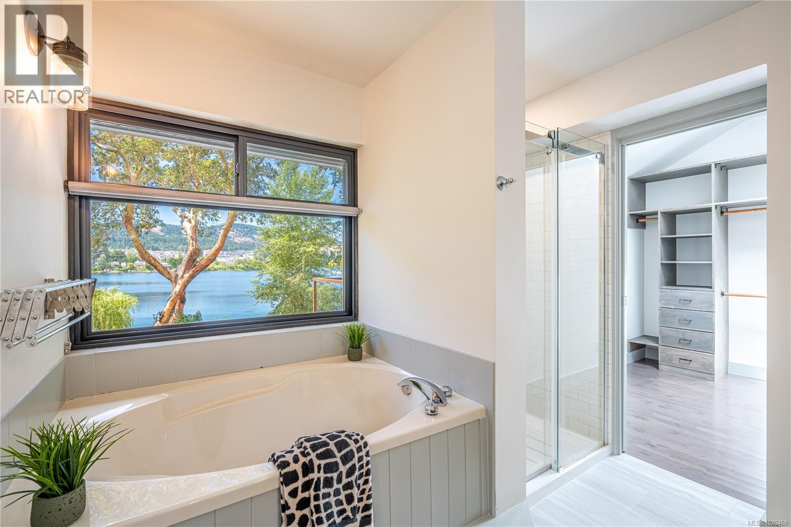 2880 Leigh Rd, Langford