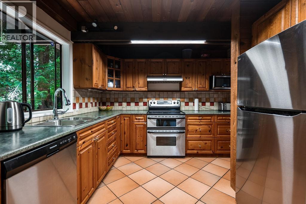 4402 KEITH ROAD, West Vancouver