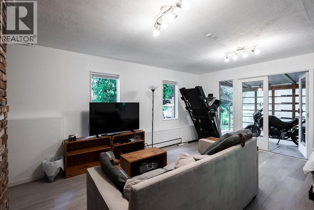 4402 KEITH ROAD, West Vancouver