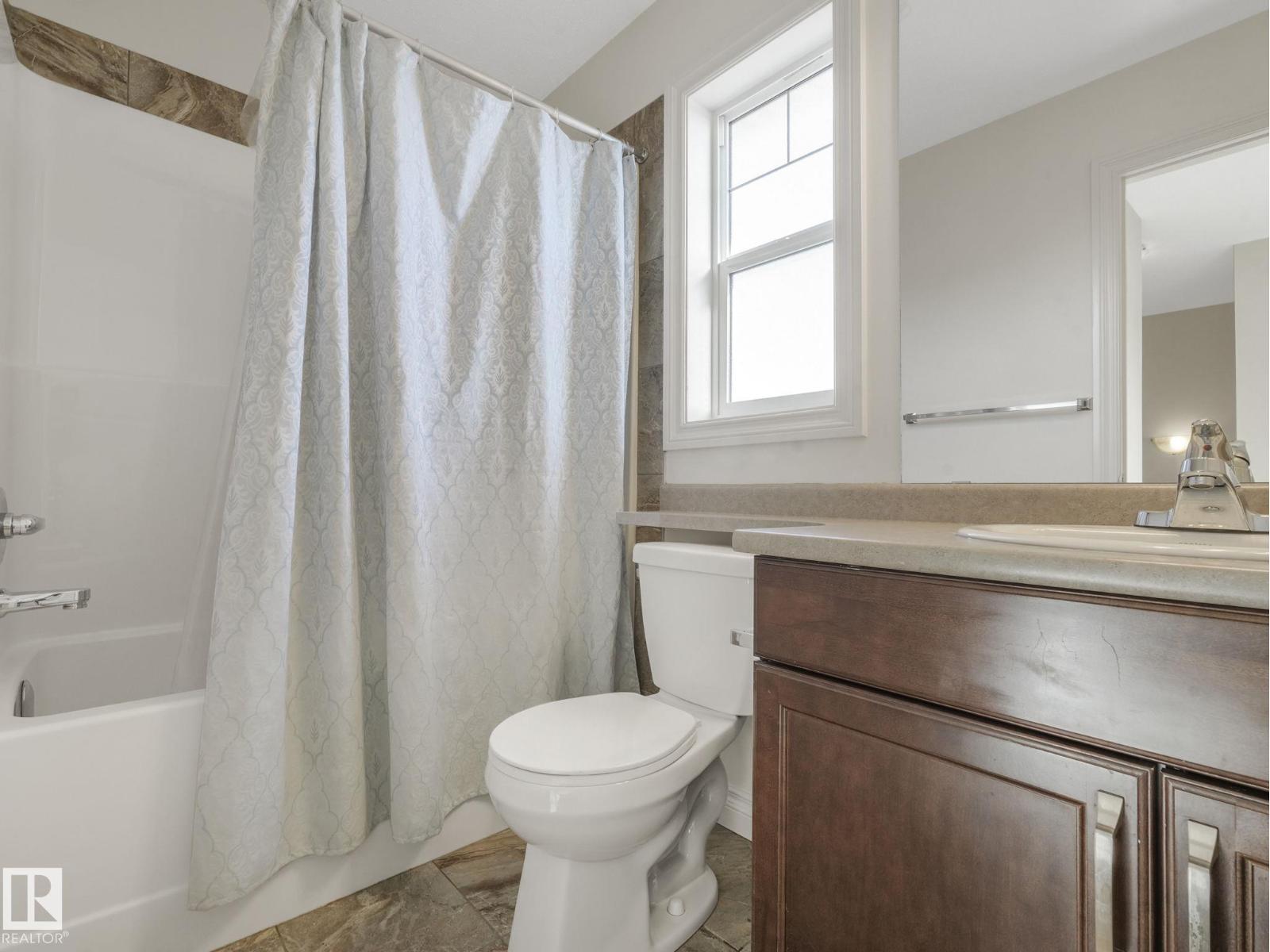 3003 16 AV NW, Edmonton