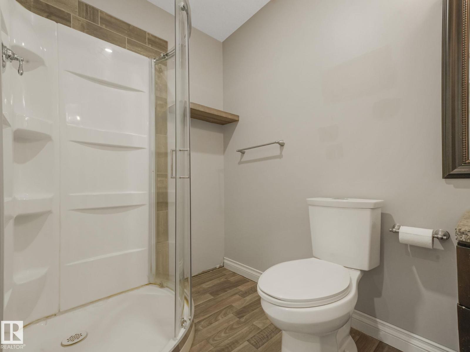 3003 16 AV NW, Edmonton