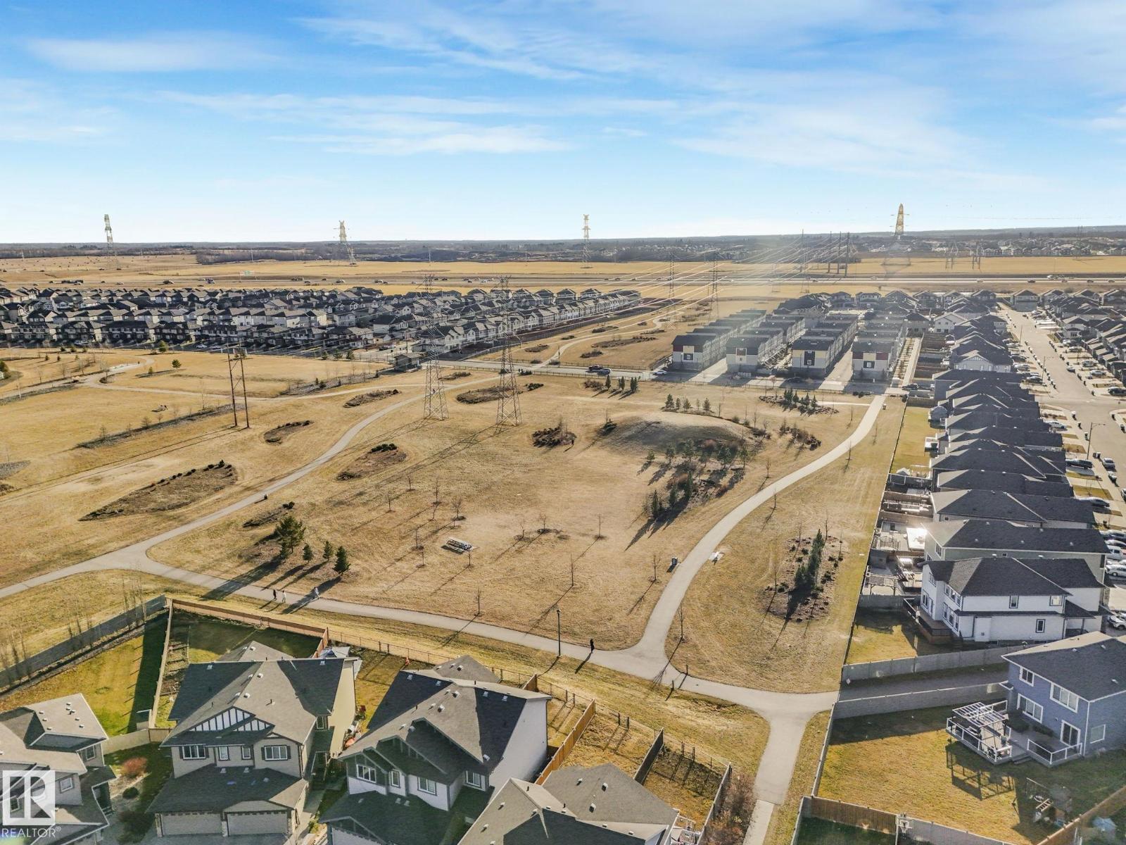 3003 16 AV NW, Edmonton