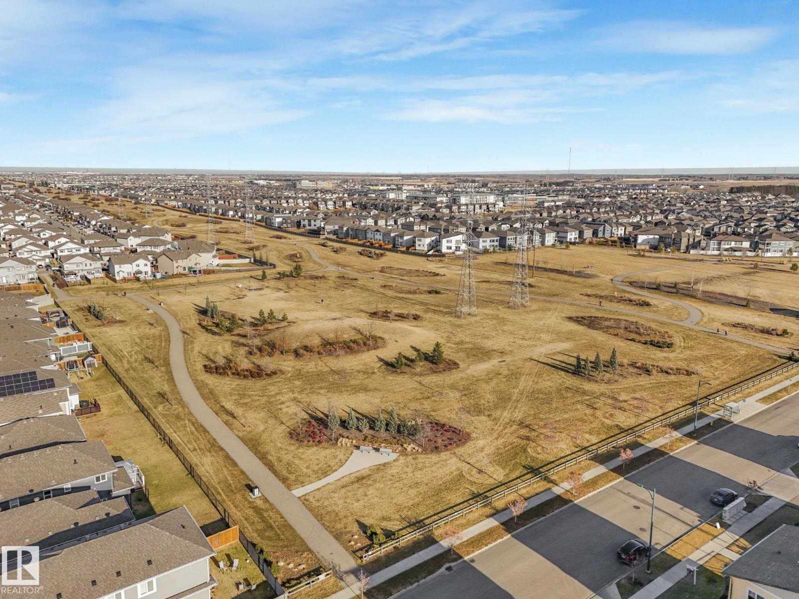 3003 16 AV NW, Edmonton