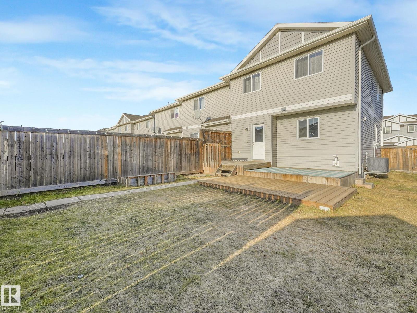 3003 16 AV NW, Edmonton