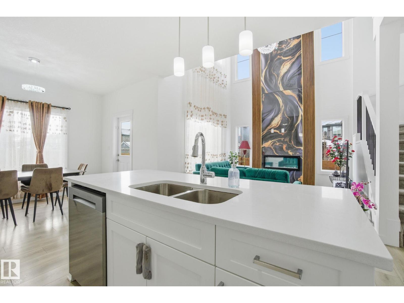 22529 99A AV NW, Edmonton