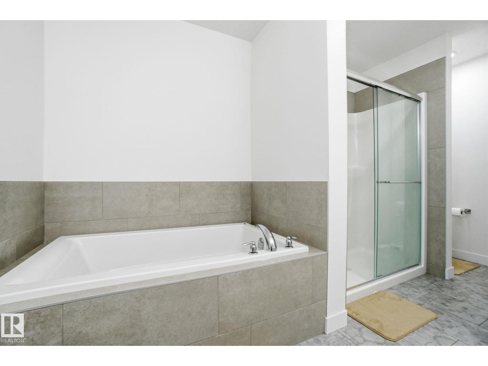 22529 99A AV NW, Edmonton