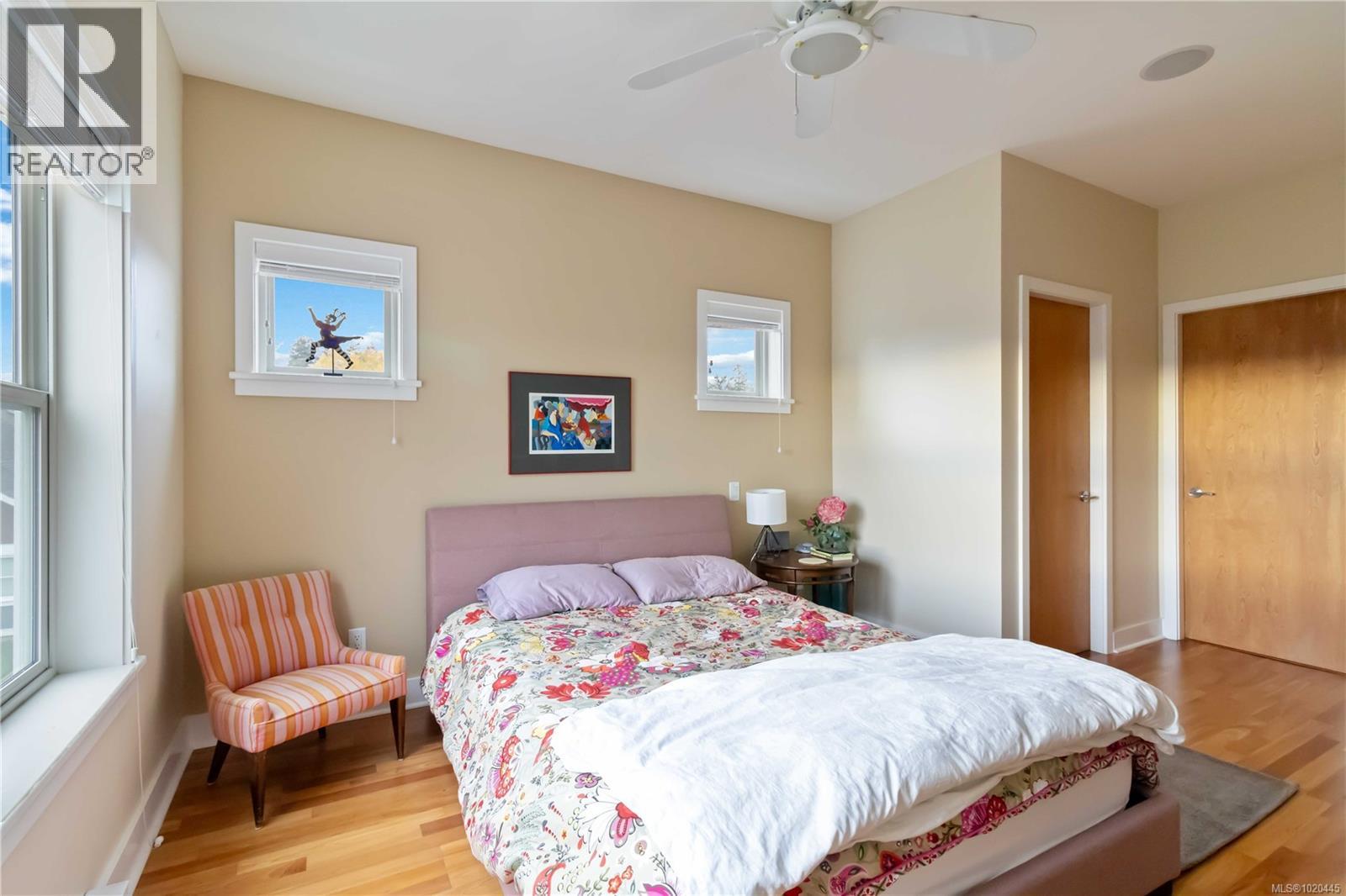 201 10520 McDonald Park Rd, North Saanich