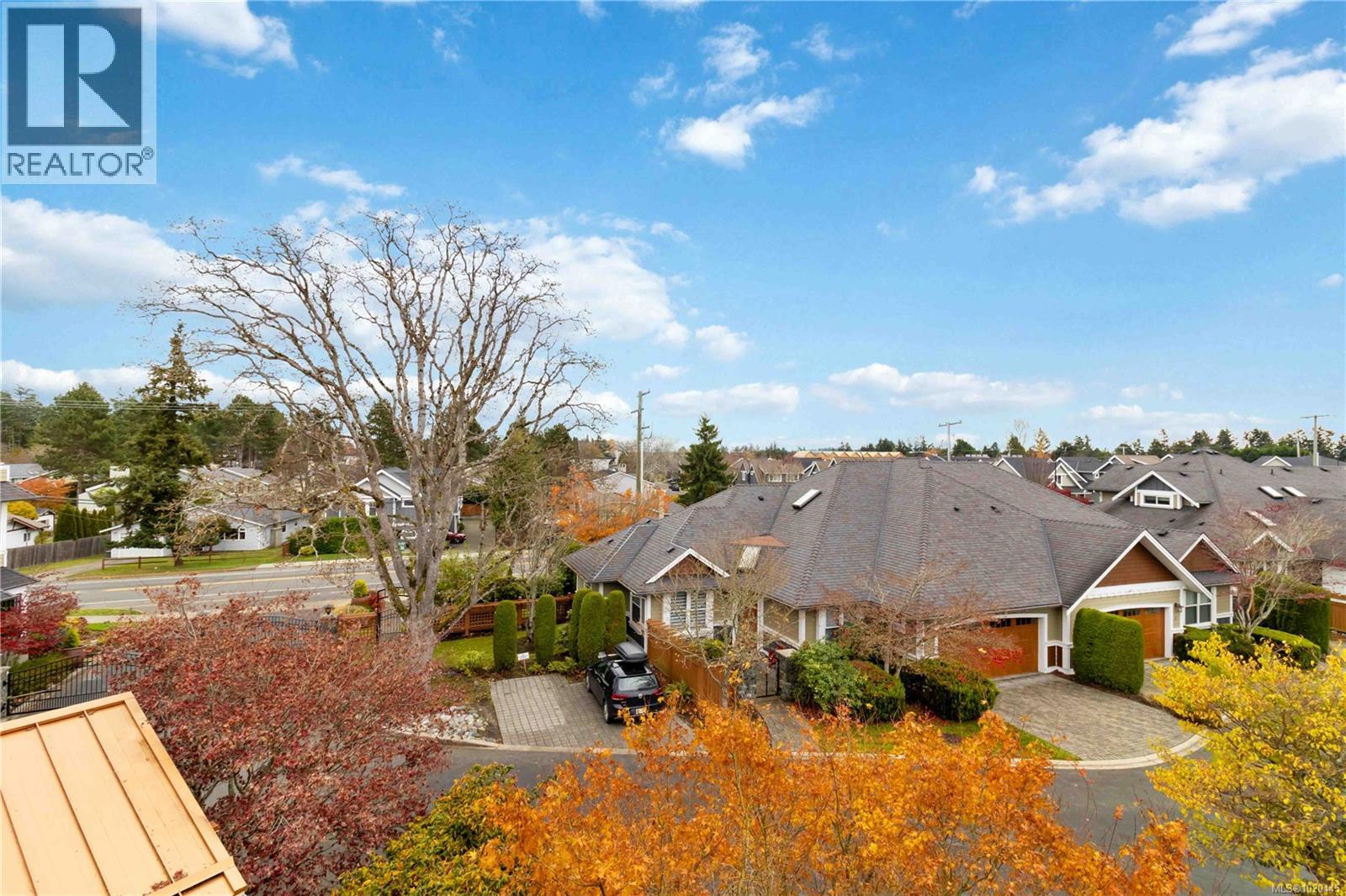 201 10520 McDonald Park Rd, North Saanich