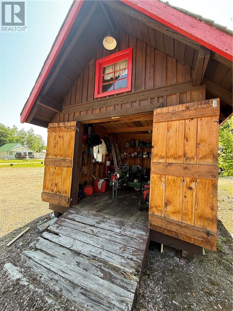 622 Pineflat Road - 33
