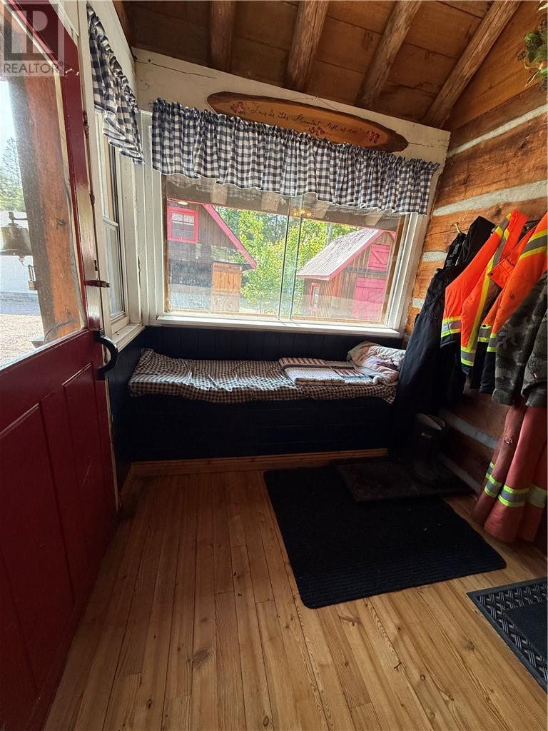 622 Pineflat Road - 5