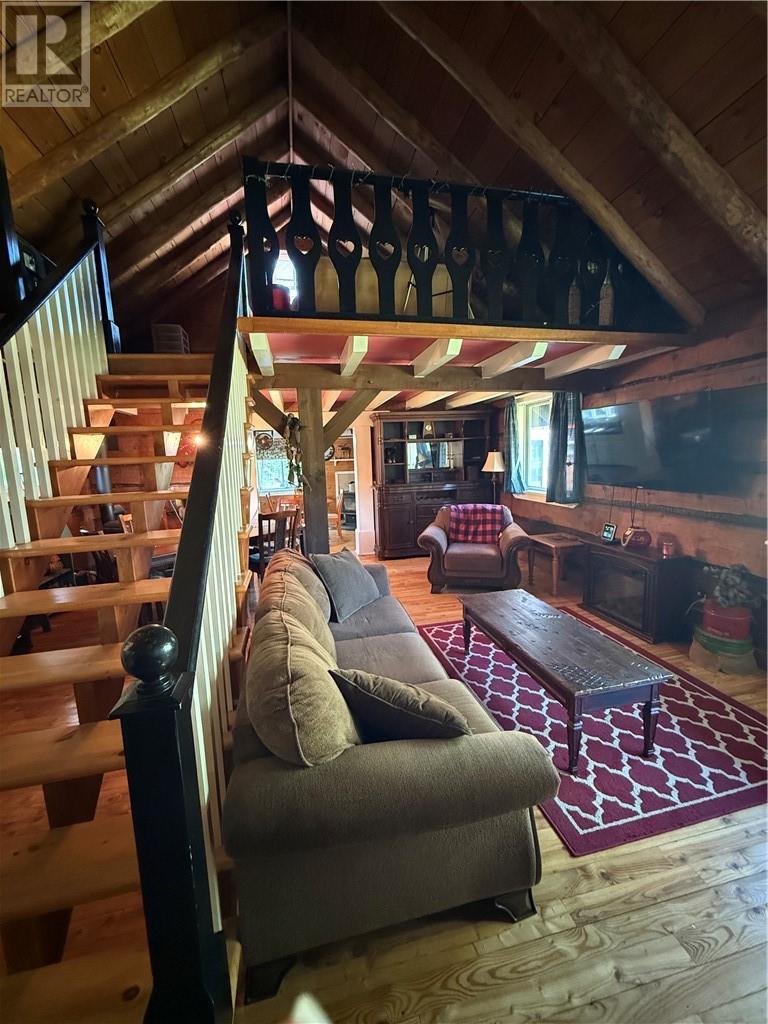 622 Pineflat Road - 8