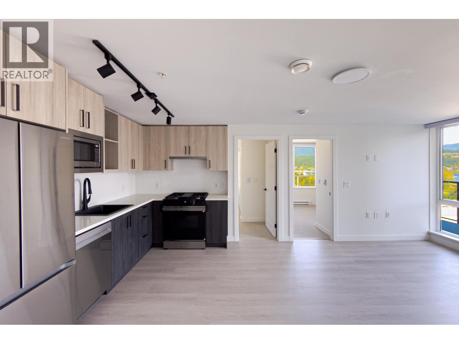 406 2002 ST. GEORGE STREET, Port Moody