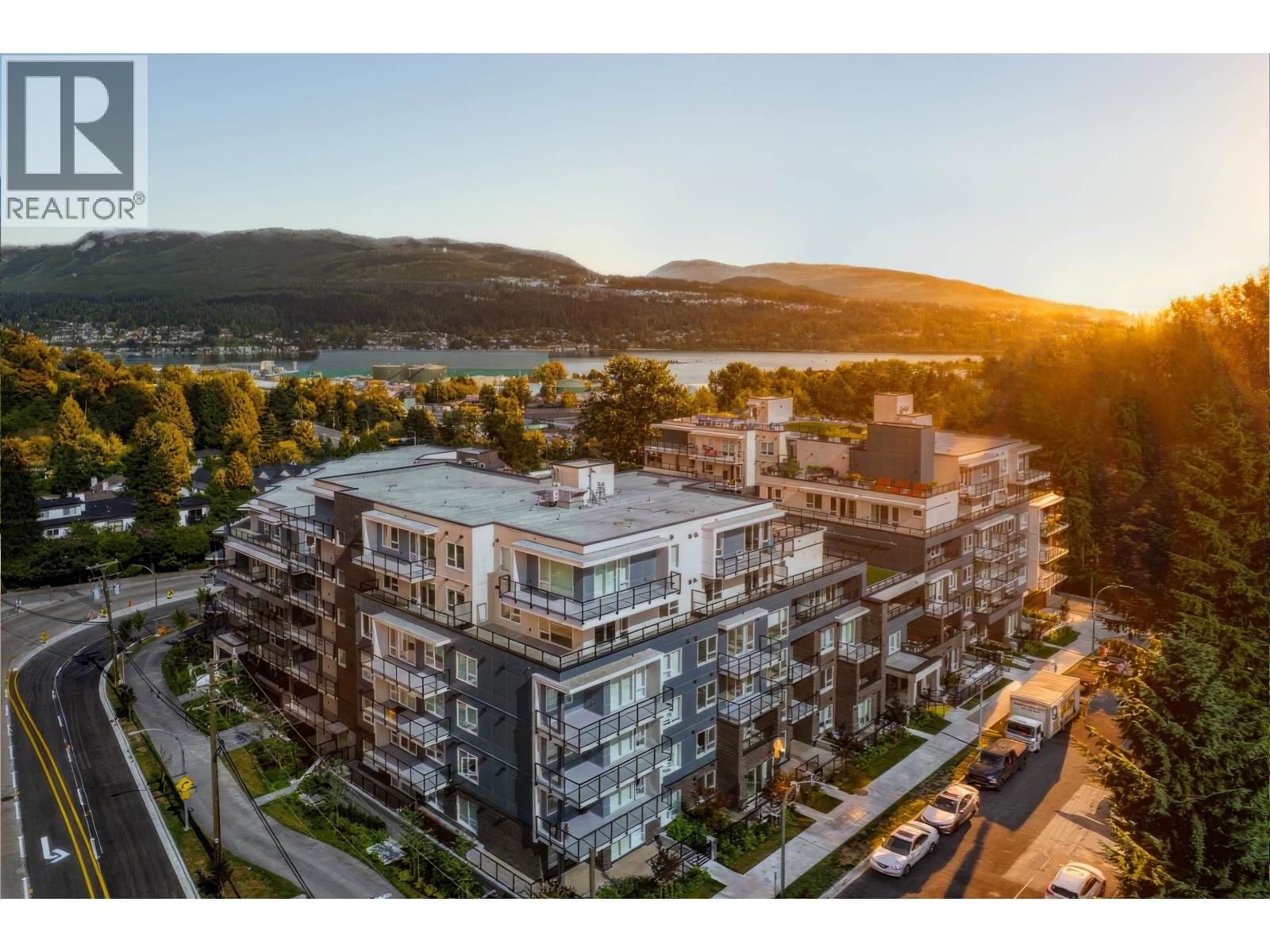 406 2002 ST. GEORGE STREET, Port Moody