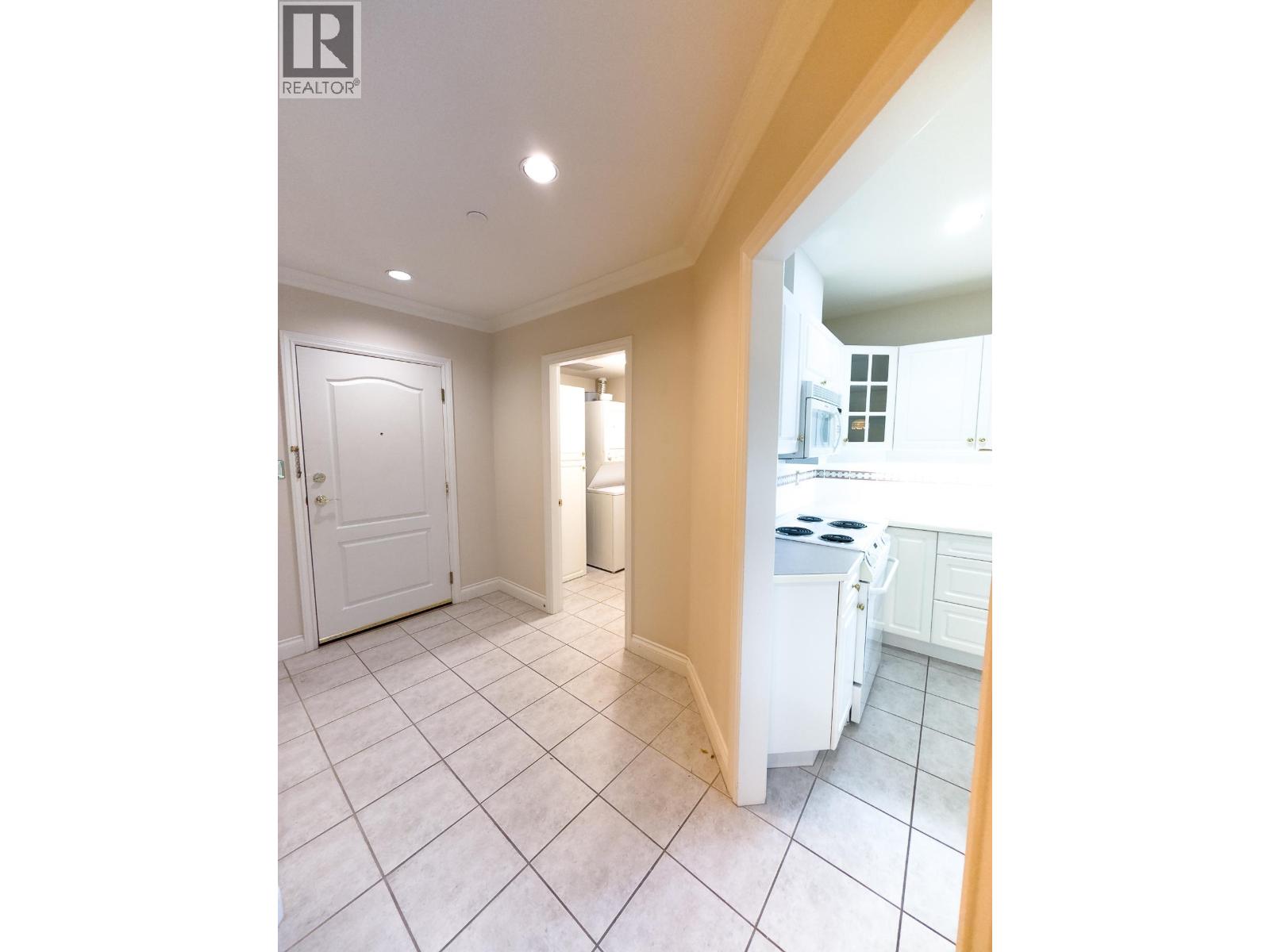 #201-1320 55 Street, Delta