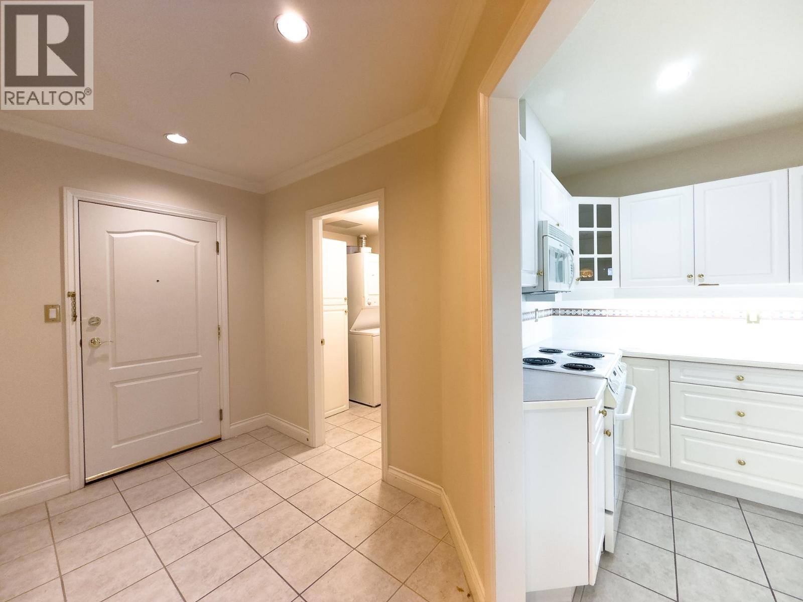 #201-1320 55 Street, Delta