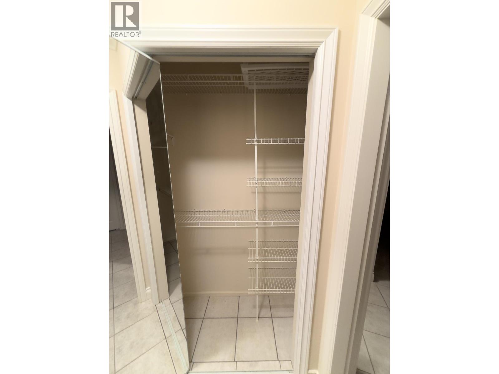 #201-1320 55 Street, Delta