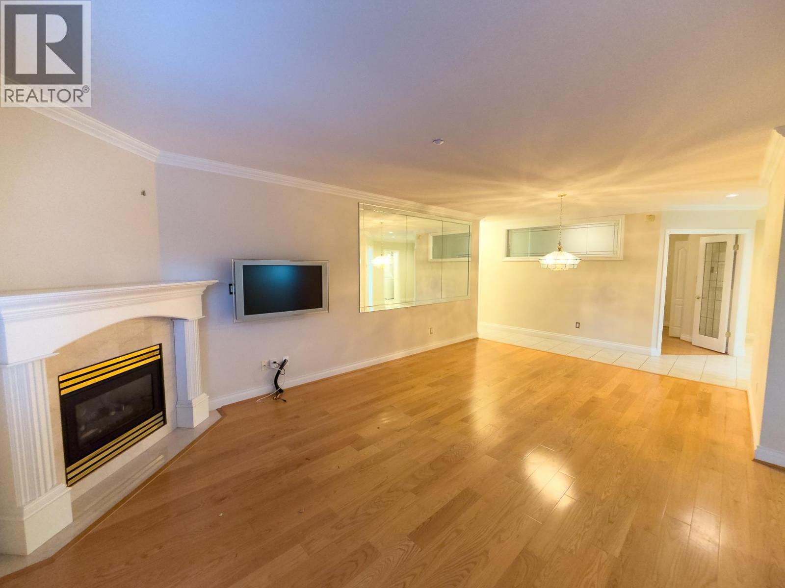 #201-1320 55 Street, Delta