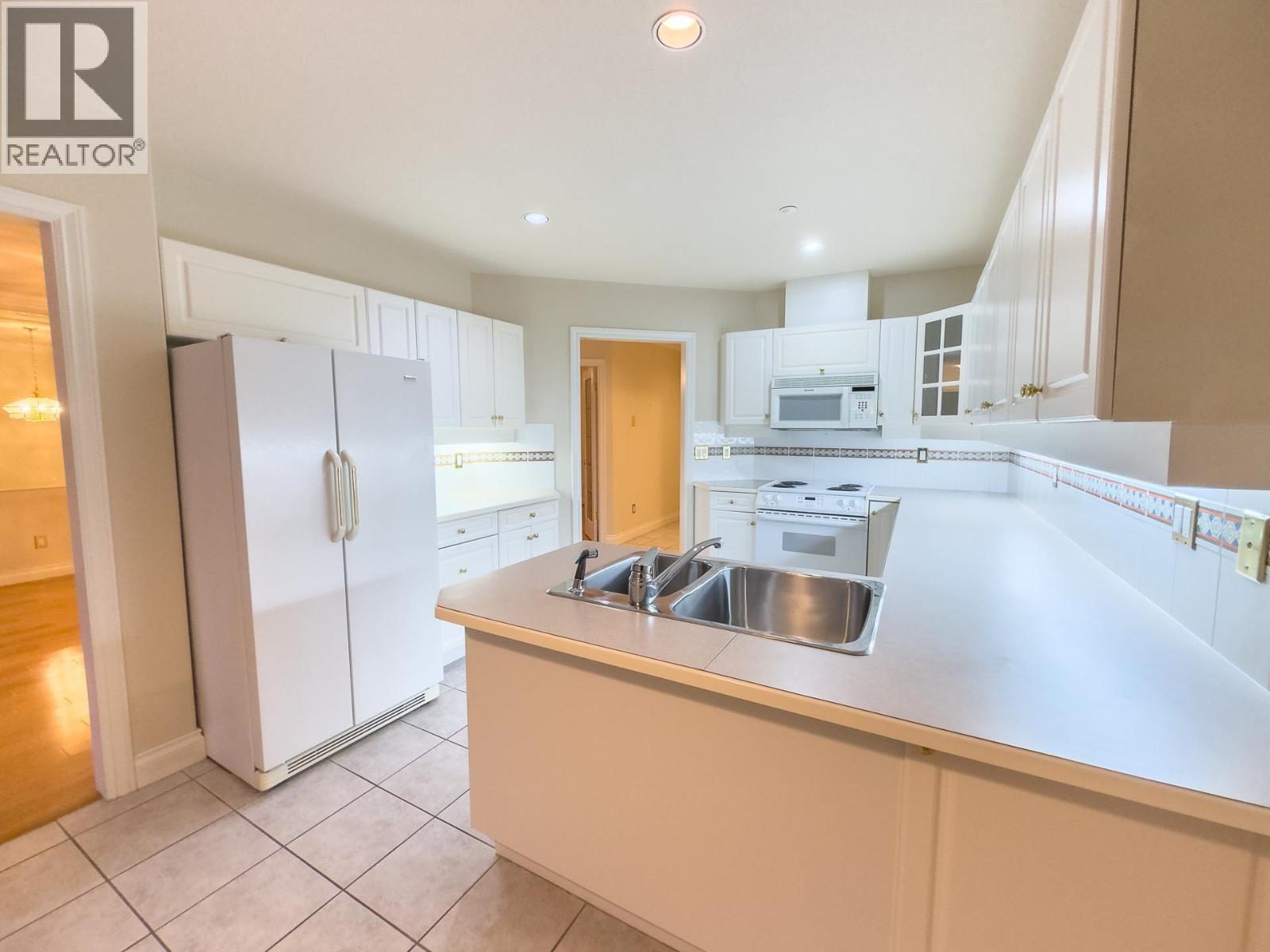 #201-1320 55 Street, Delta