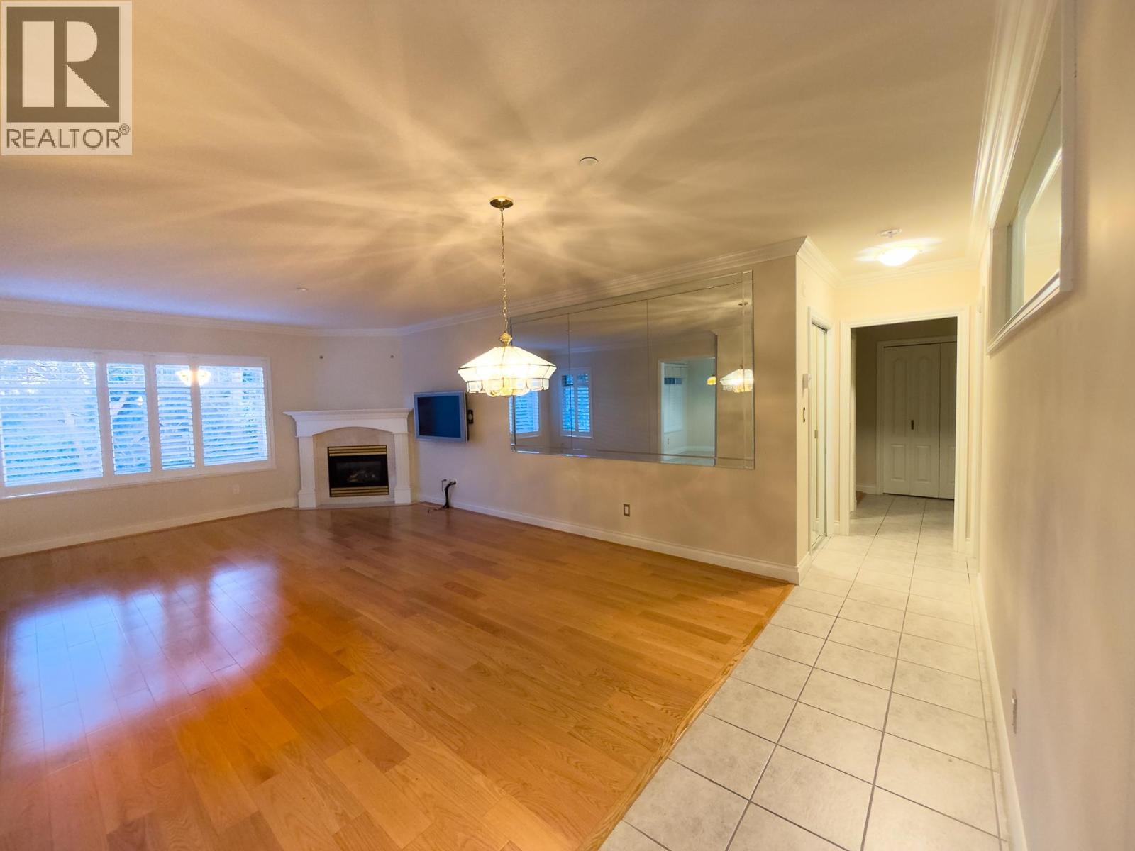 #201-1320 55 Street, Delta