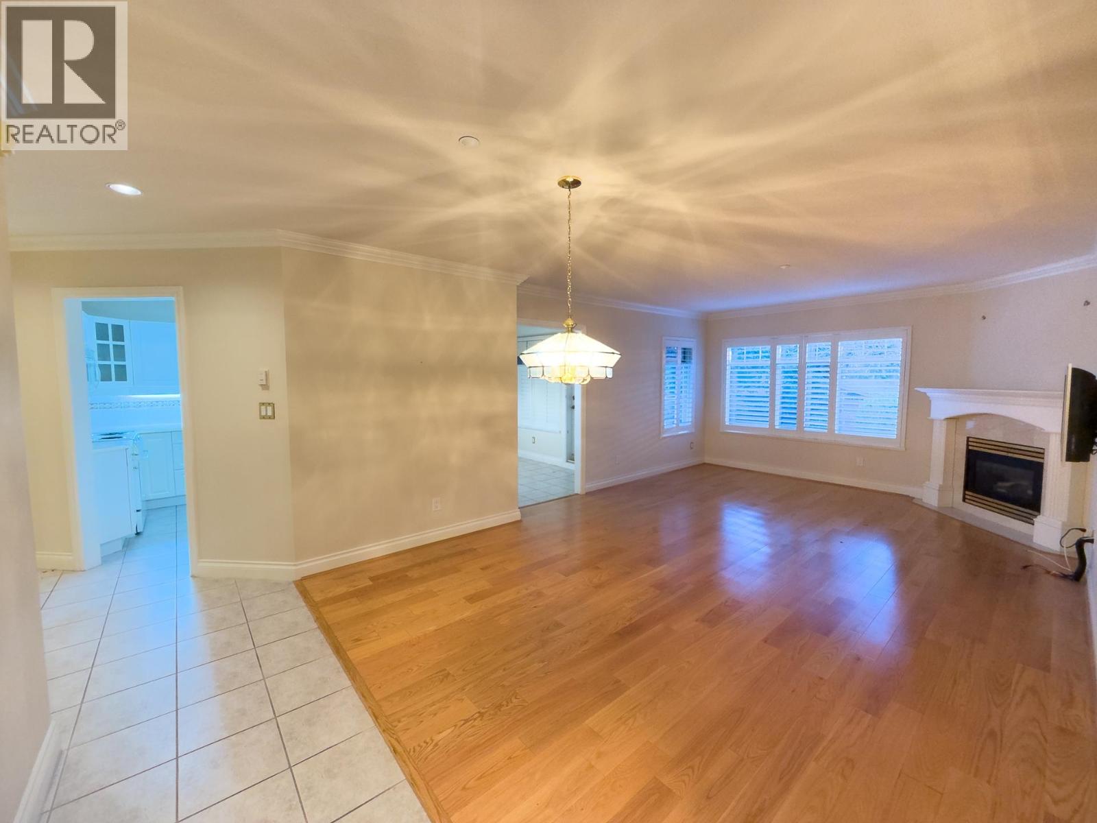 #201-1320 55 Street, Delta