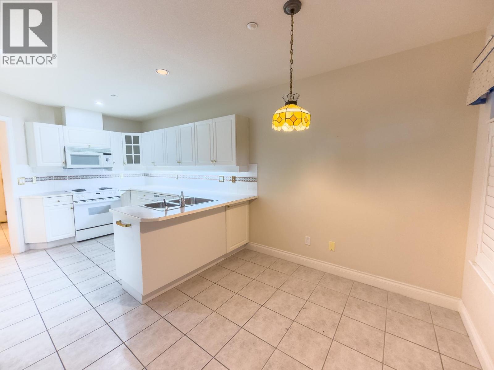 #201-1320 55 Street, Delta