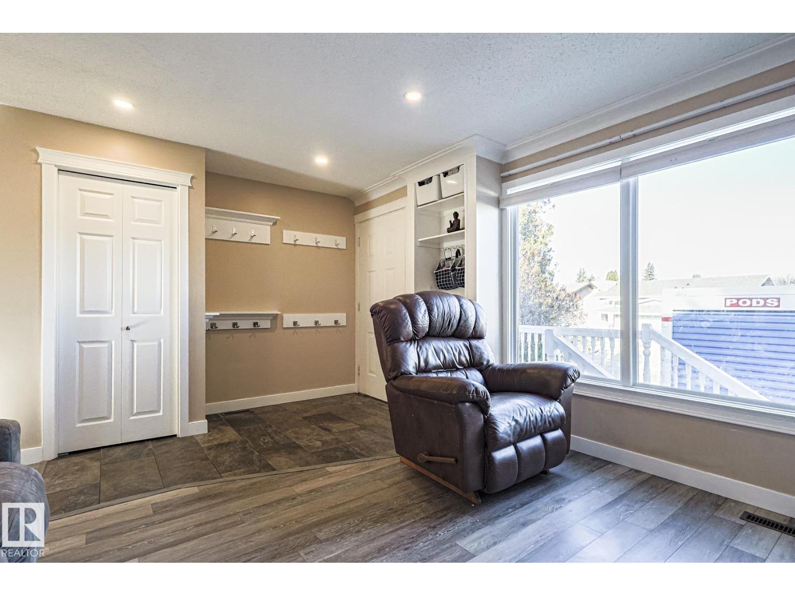 4211 30 AV NW, Edmonton