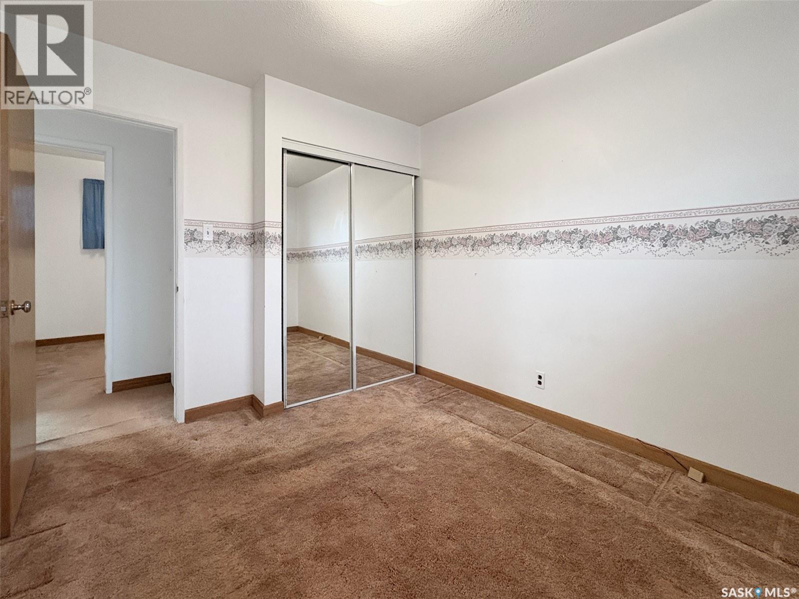 Single Family House Bungalow for Sale in  th AVENUE NE Swift Current 