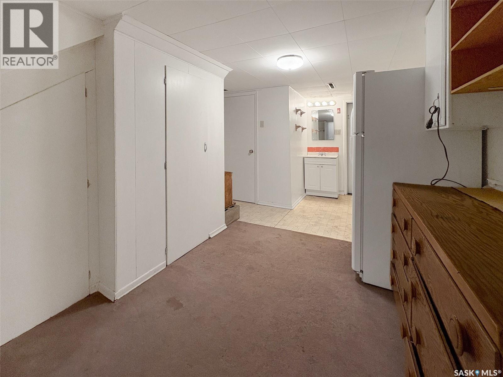 Single Family House Bungalow for Sale in  th AVENUE NE Swift Current 