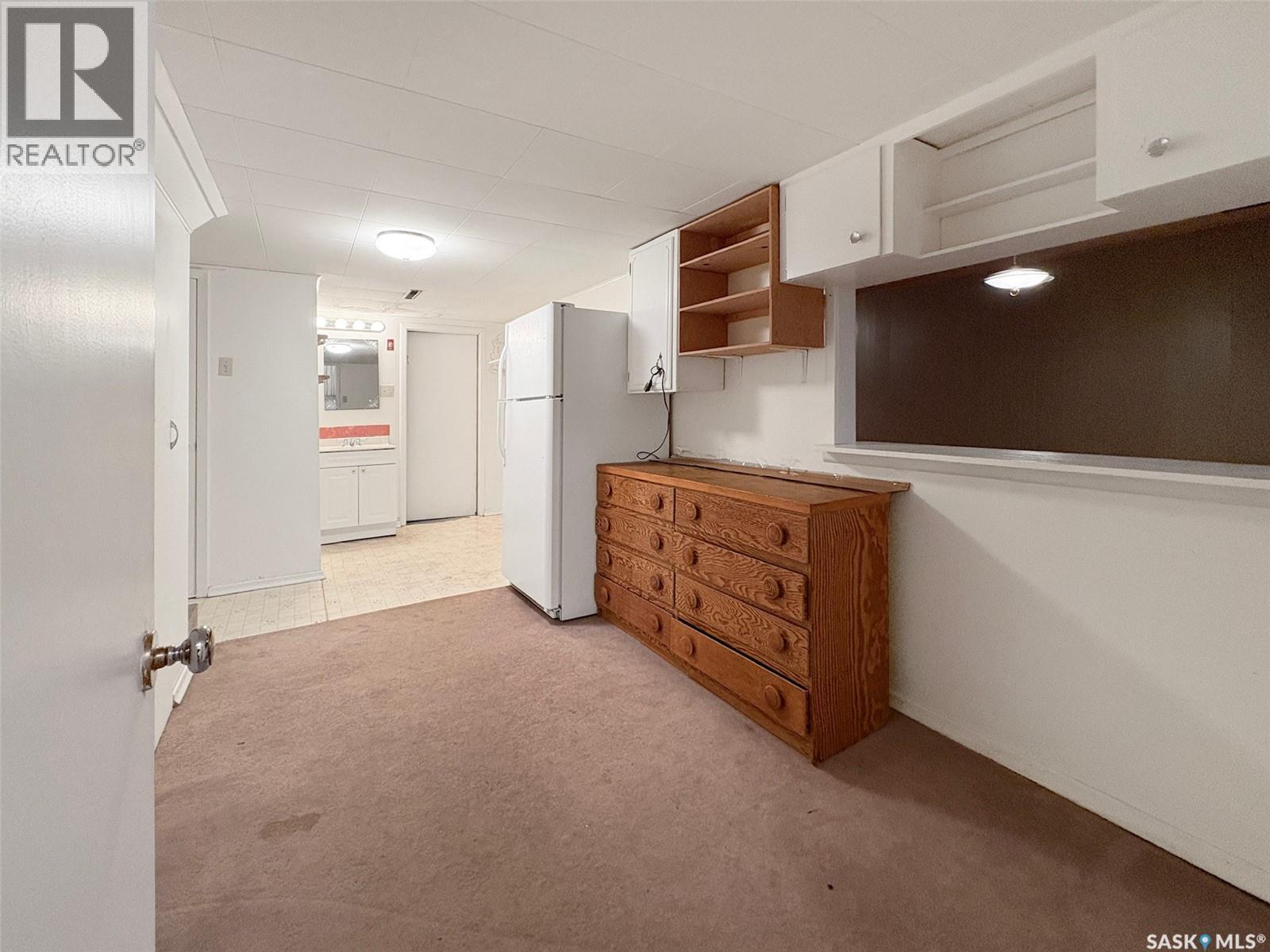 Single Family House Bungalow for Sale in  th AVENUE NE Swift Current 