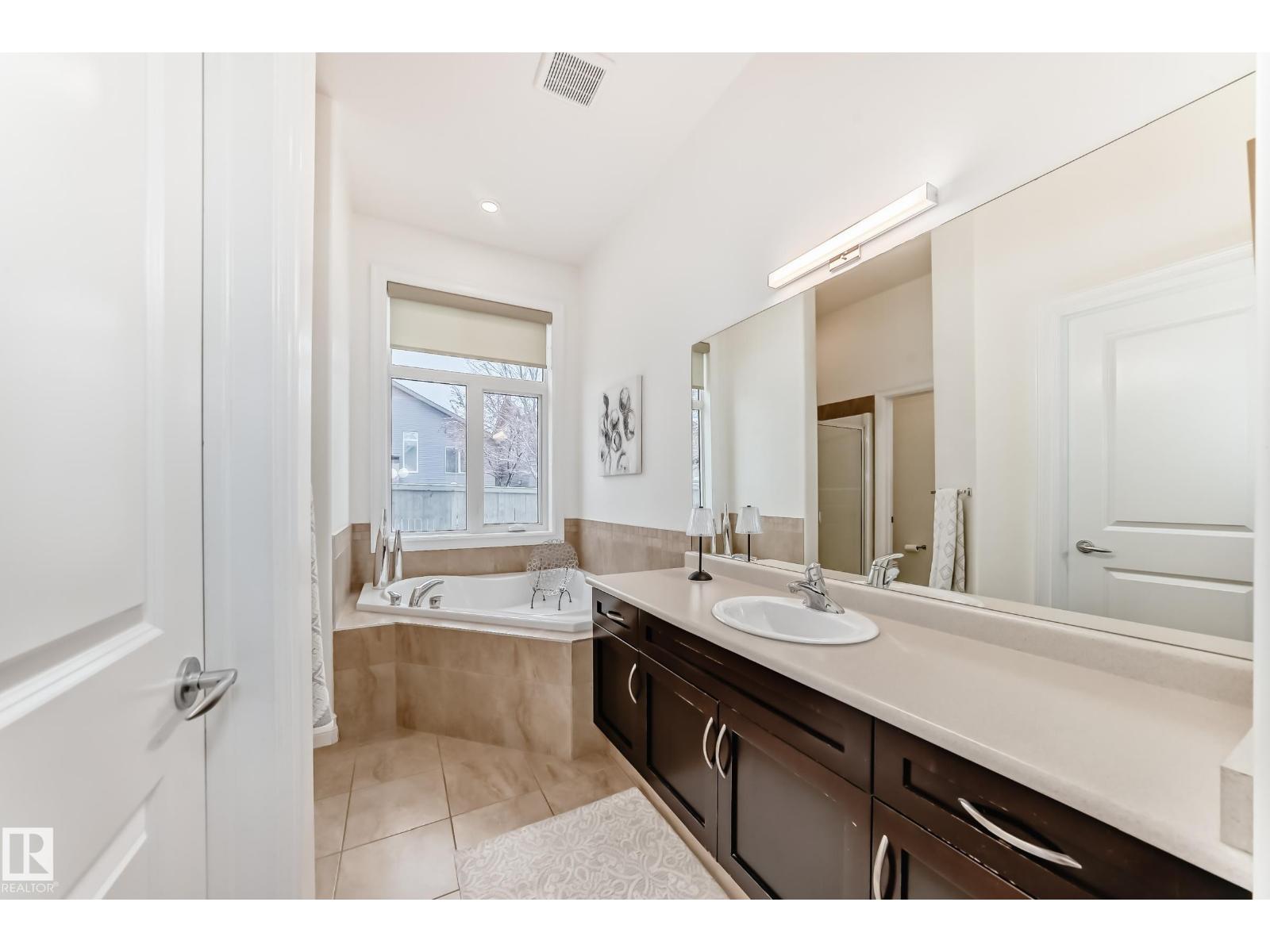 6107 MAYNARD CR NW, Edmonton