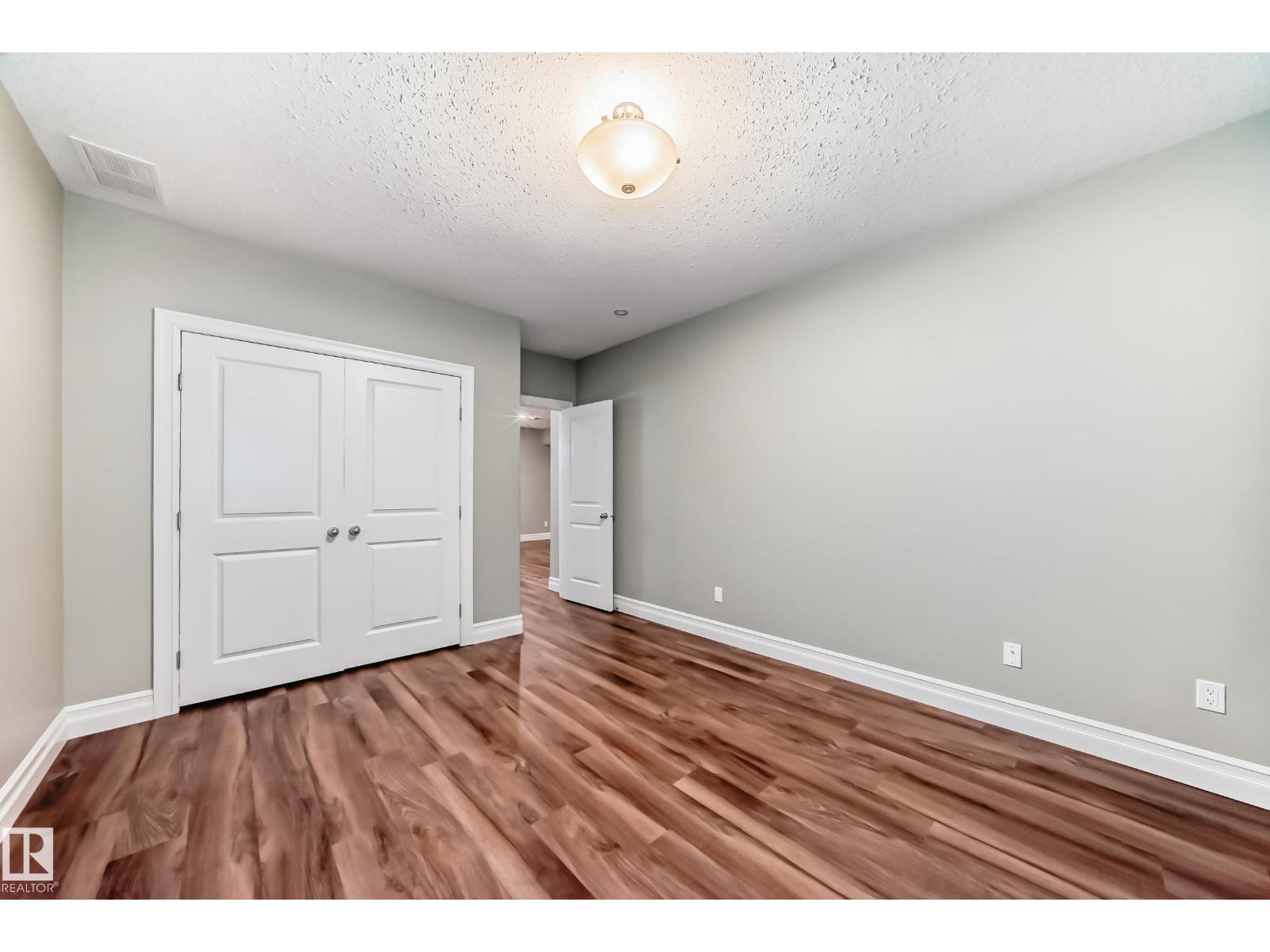 6107 MAYNARD CR NW, Edmonton