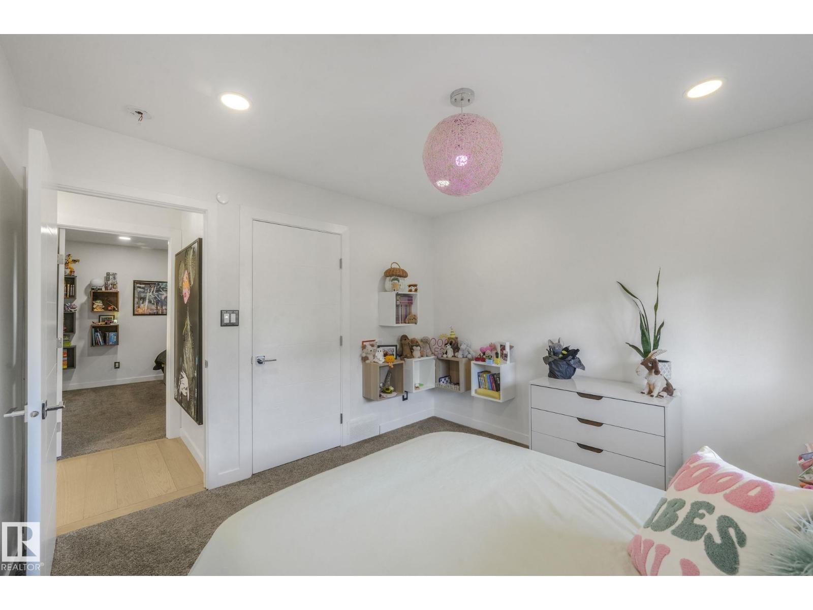 14623 MACKENZIE DR NW, Edmonton