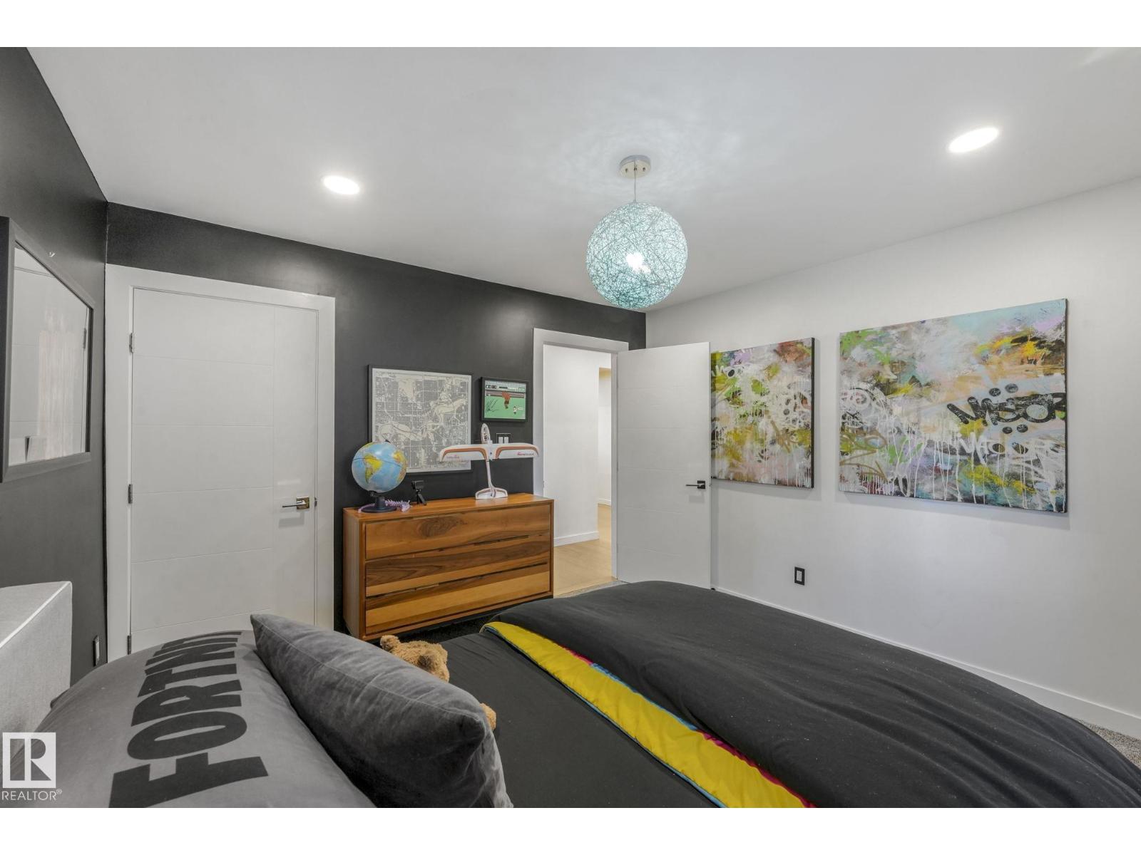 14623 MACKENZIE DR NW, Edmonton