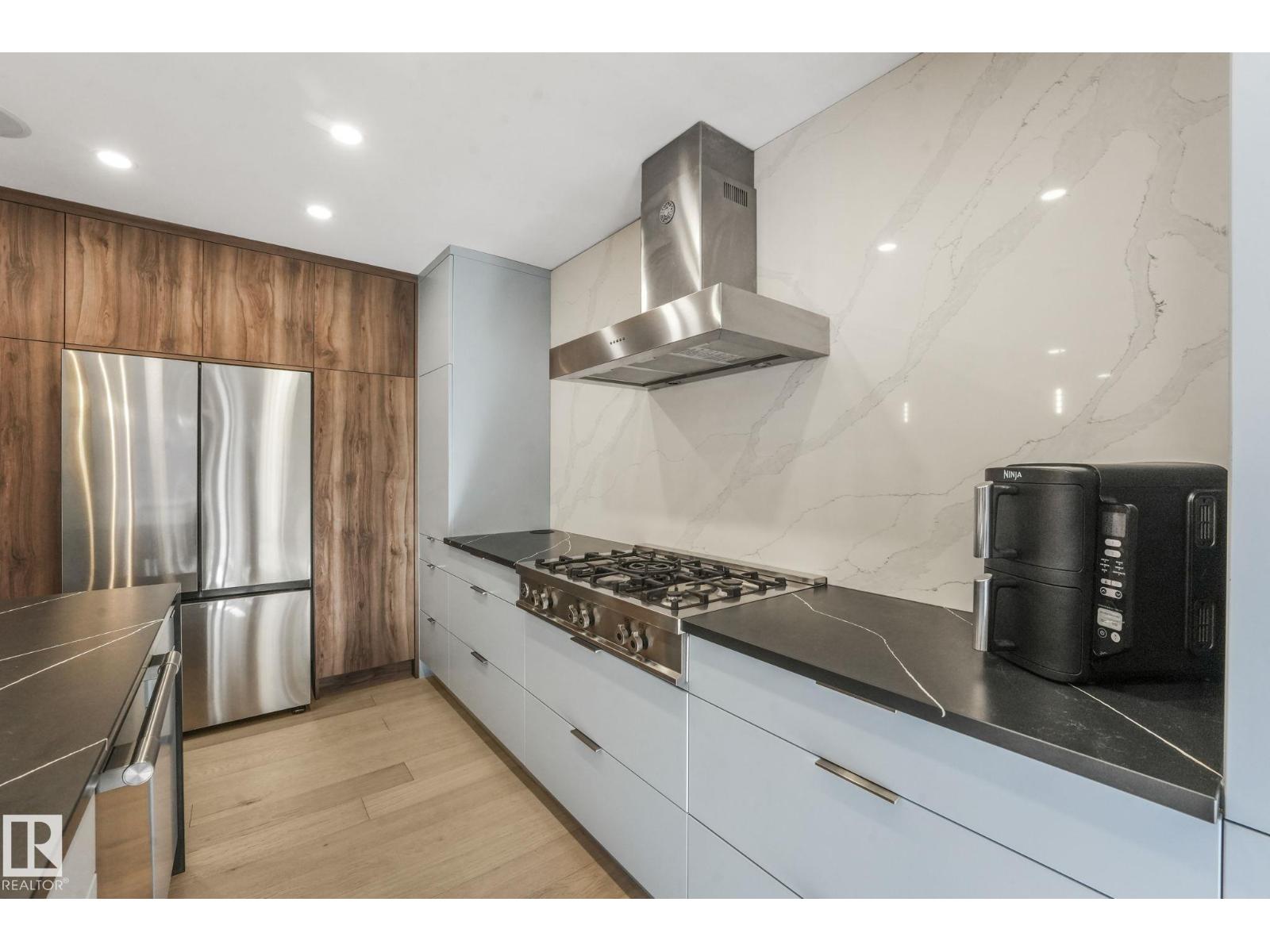 14623 MACKENZIE DR NW, Edmonton