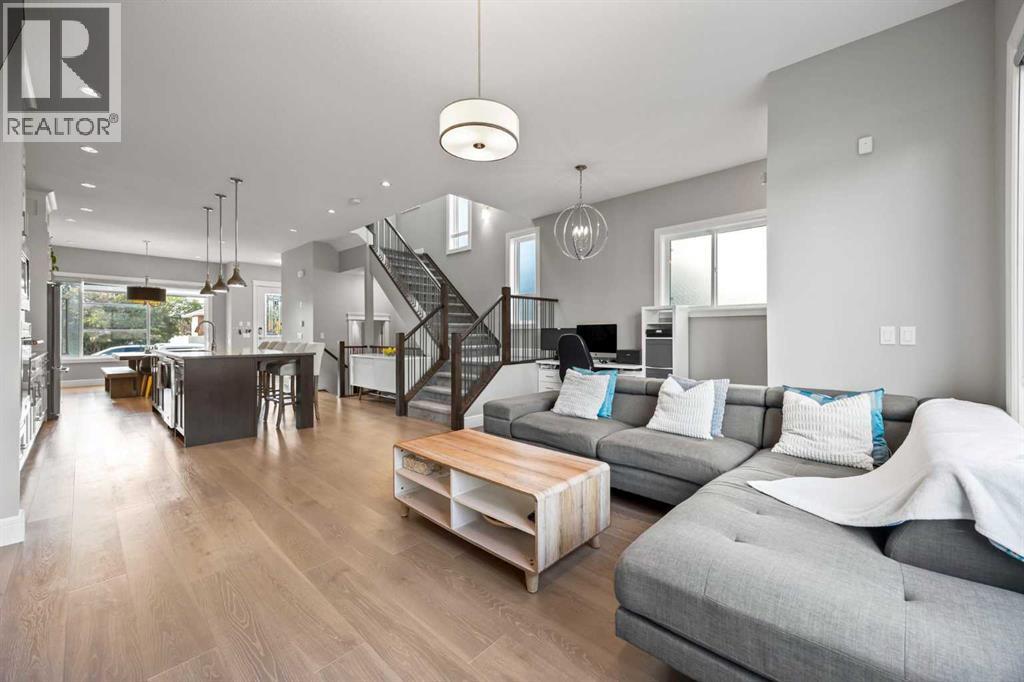 1906 22 Avenue NW, Calgary, Alberta