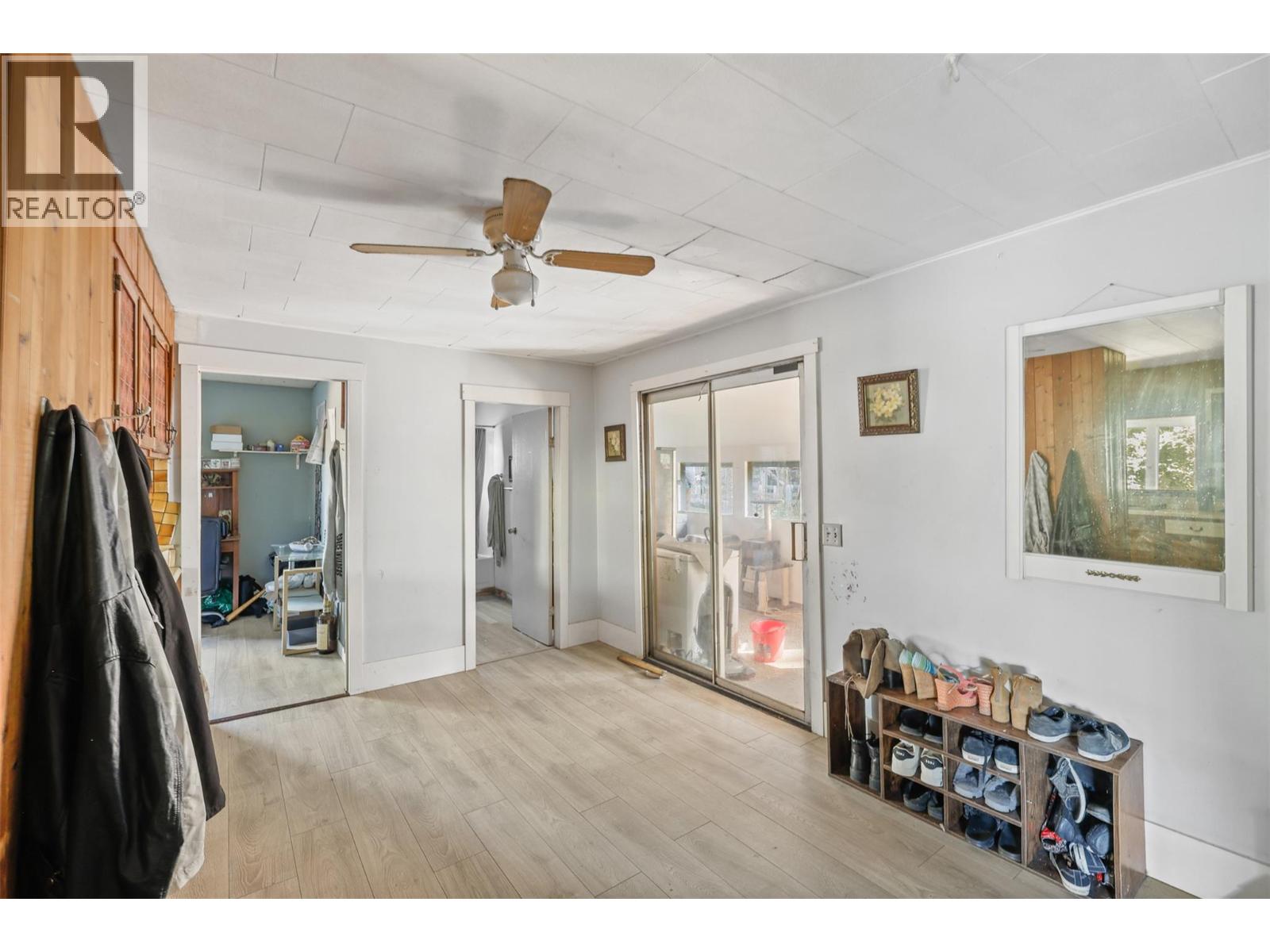 1012 Addison Road, Tappen