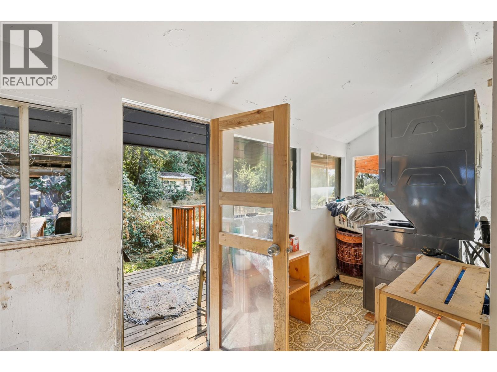 1012 Addison Road, Tappen