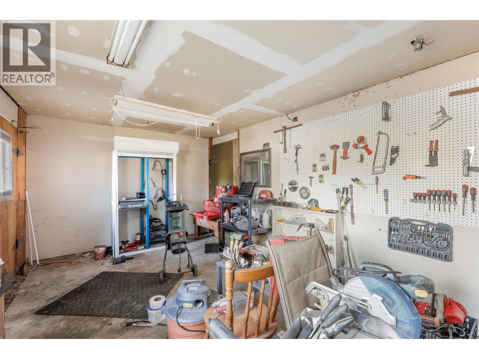 1012 Addison Road, Tappen