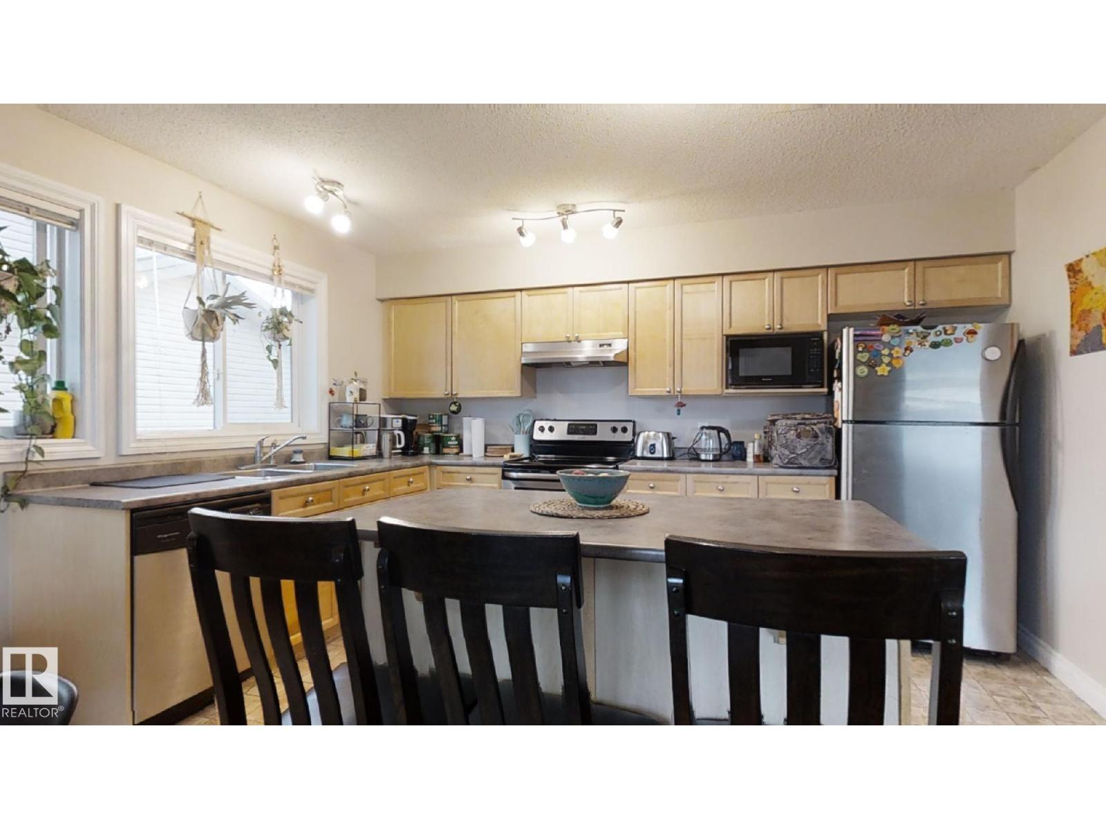 #18 12050 17 AV SW, Edmonton