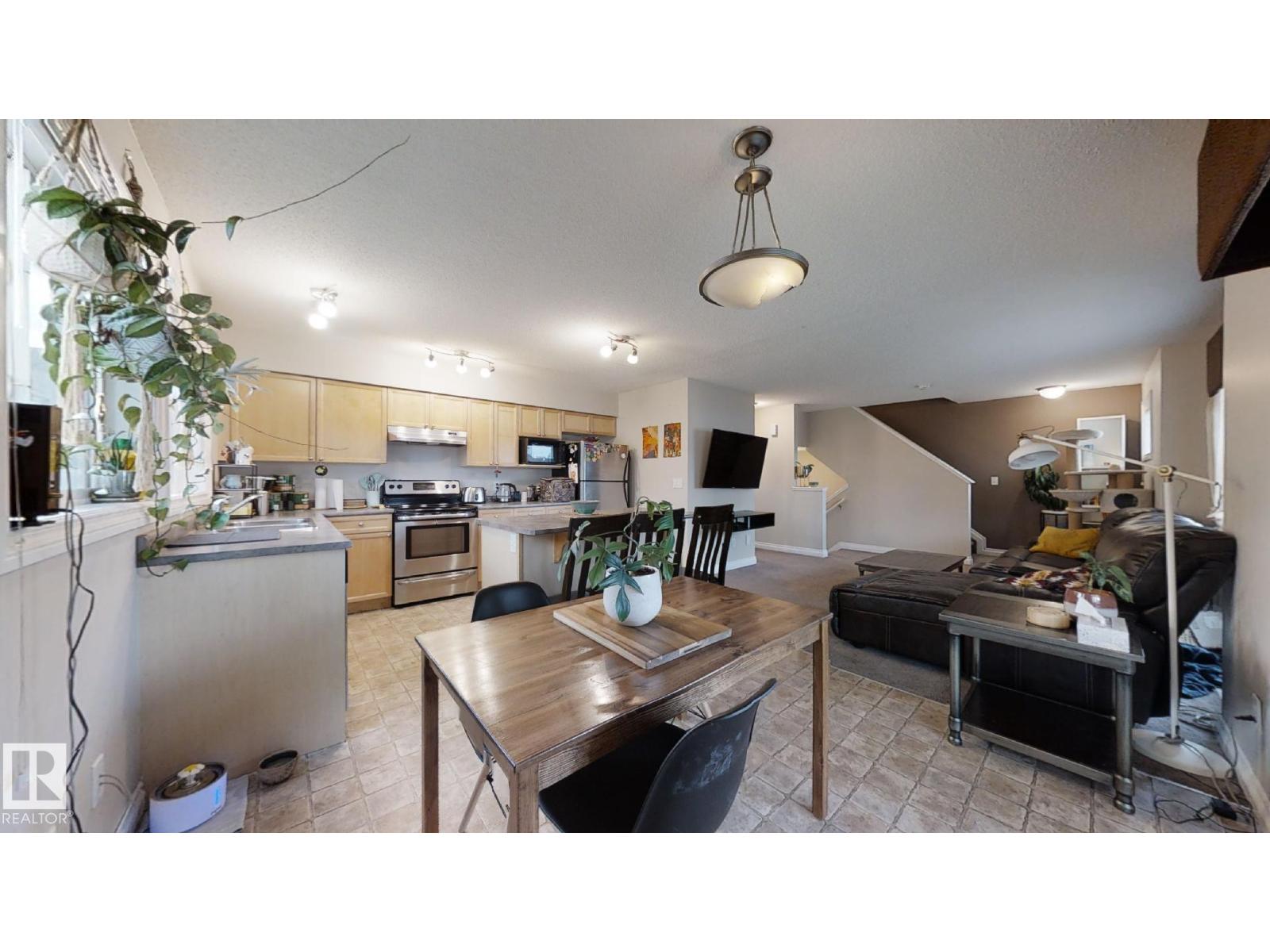 #18 12050 17 AV SW, Edmonton