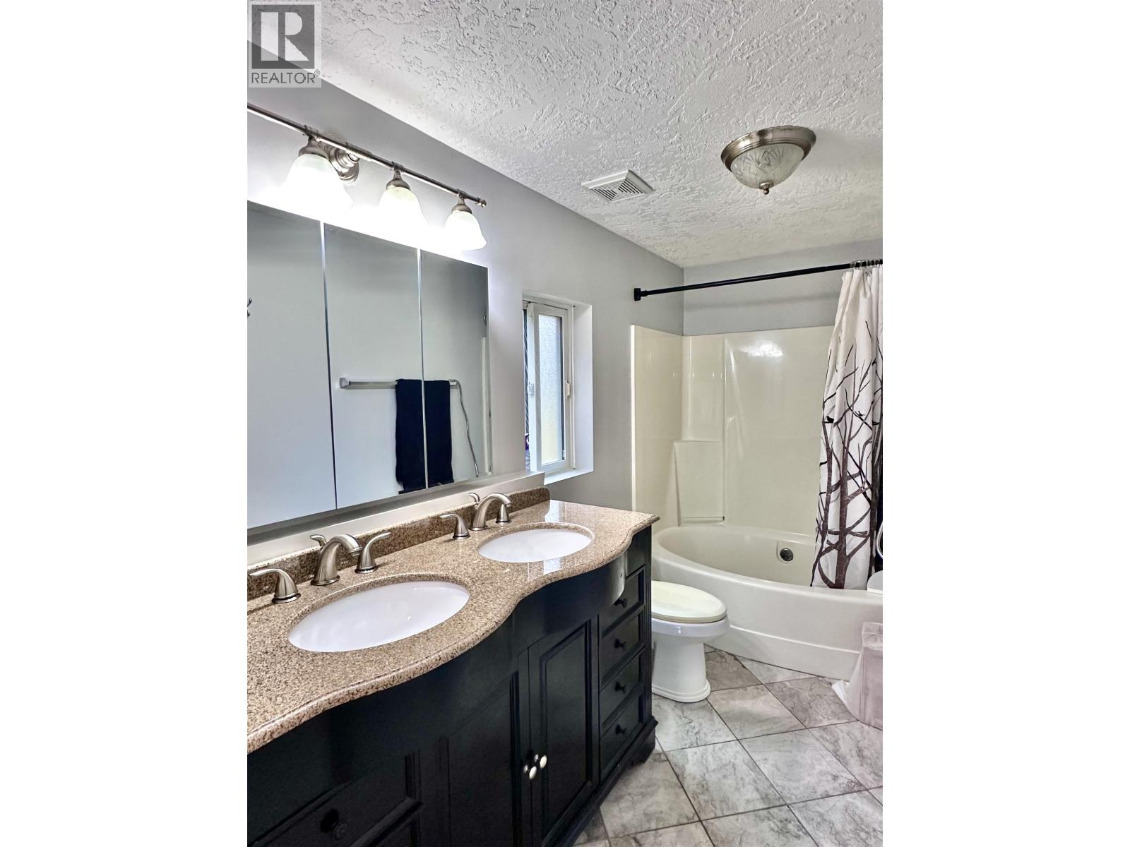 820 BEAVEN CRESCENT, Valemount